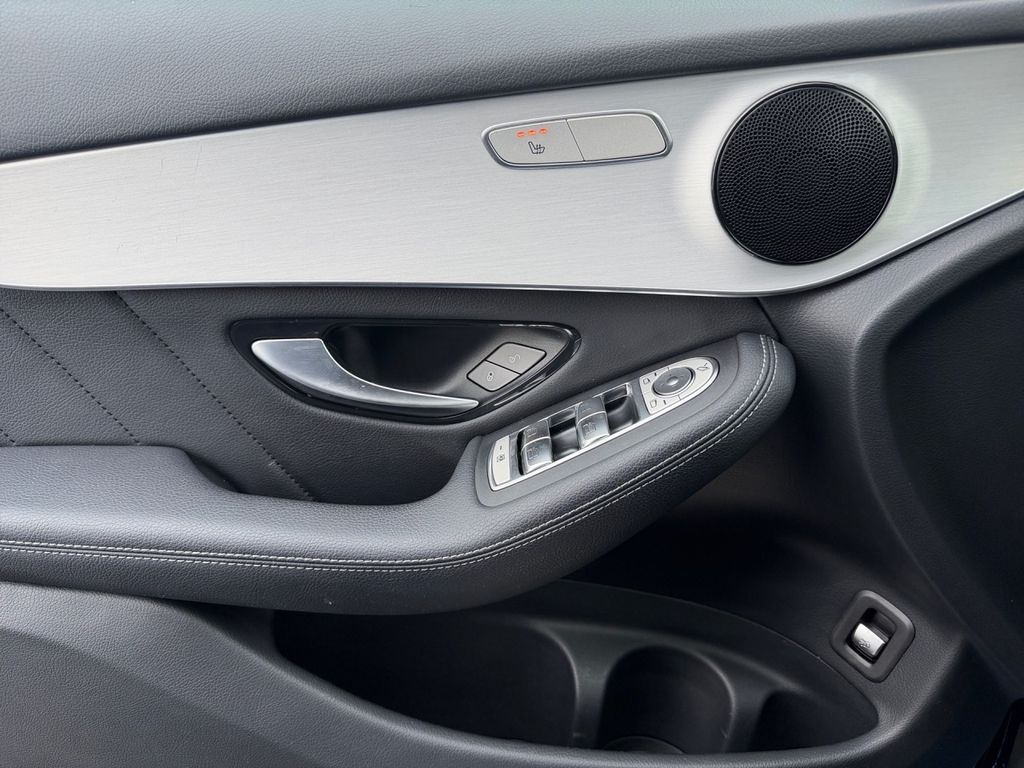 Mercedes-Benz GLC 300 2022