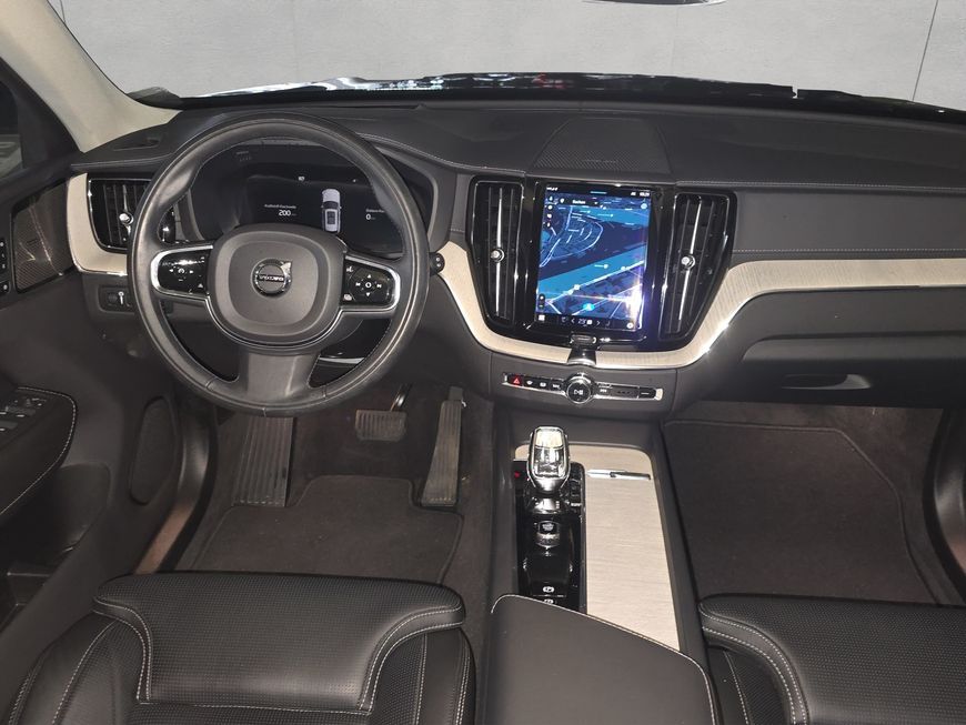 Volvo XC60 2022