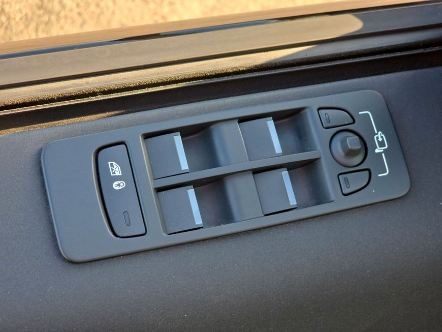 Land Rover Discovery Sport 2021