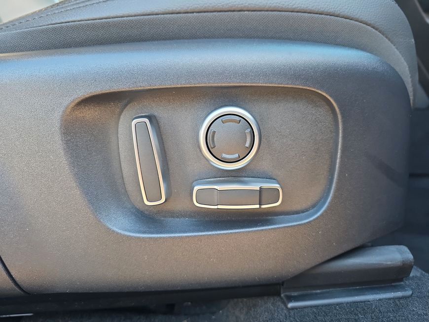 Land Rover Discovery Sport 2021