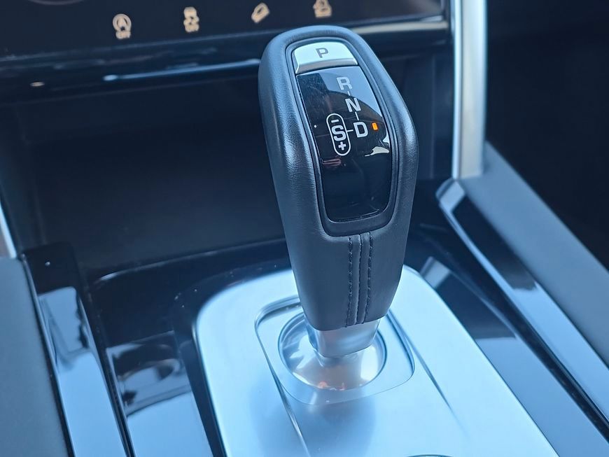 Land Rover Discovery Sport 2021