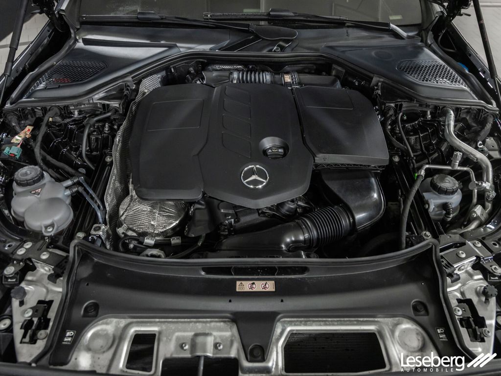 Mercedes-Benz E 300 2025