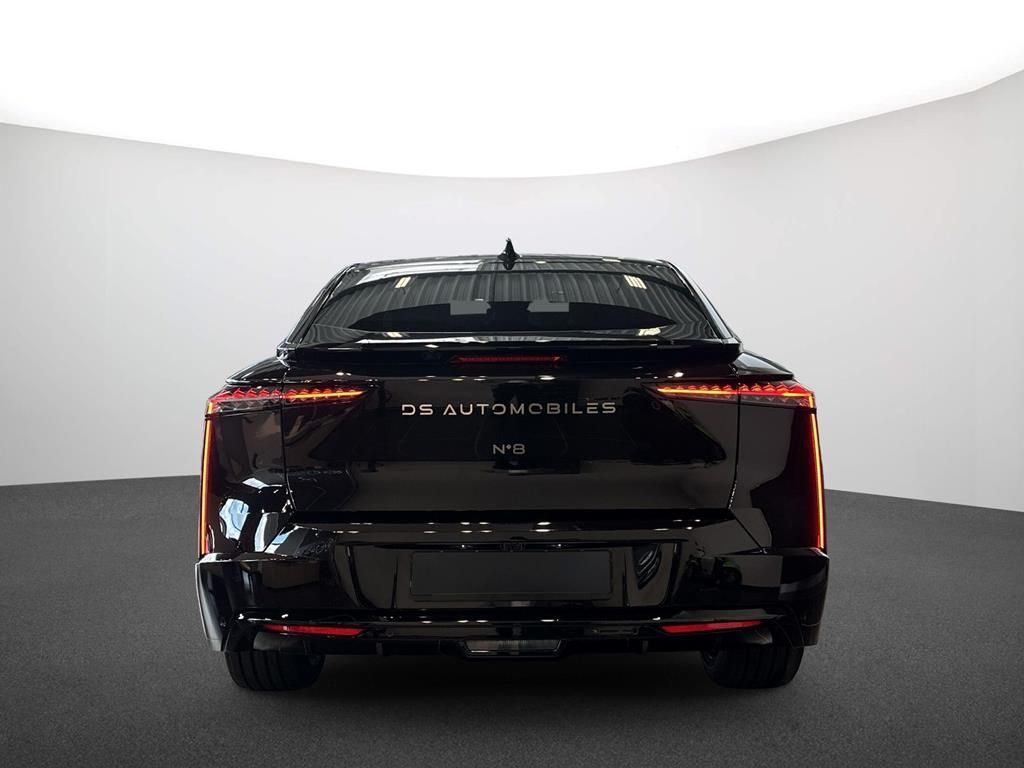 DS Automobiles Nº8