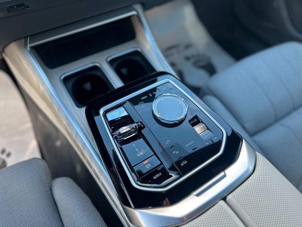 BMW i7 2023