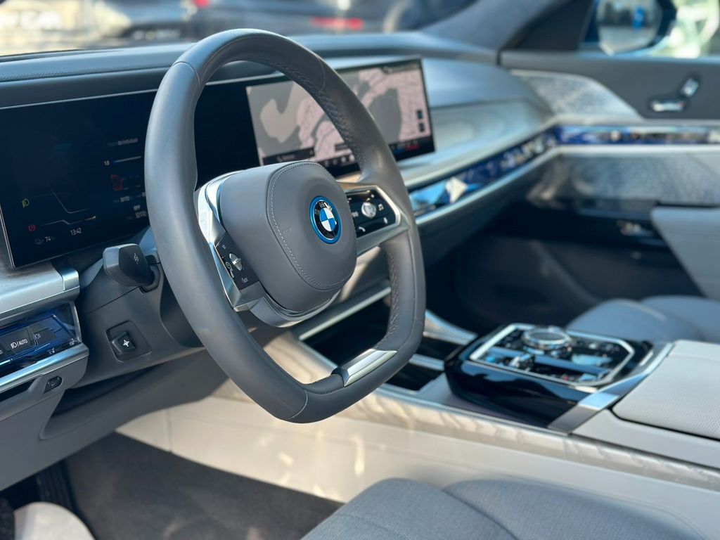 BMW i7 2023