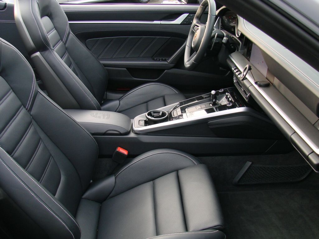 Porsche 992 2024