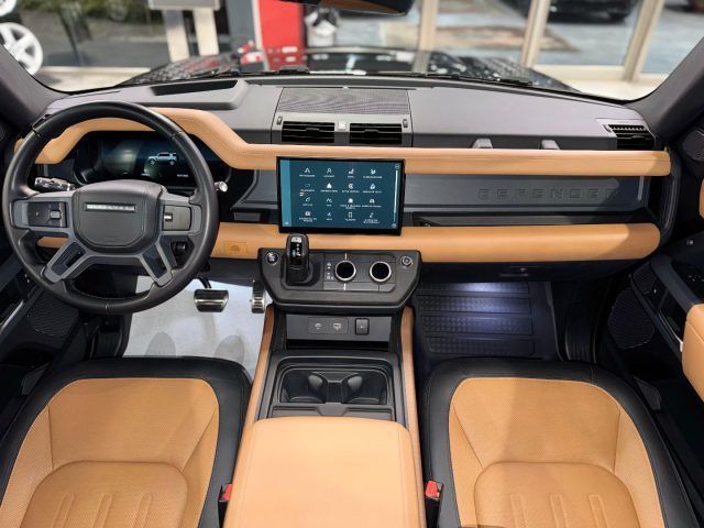 Land Rover Defender 2022