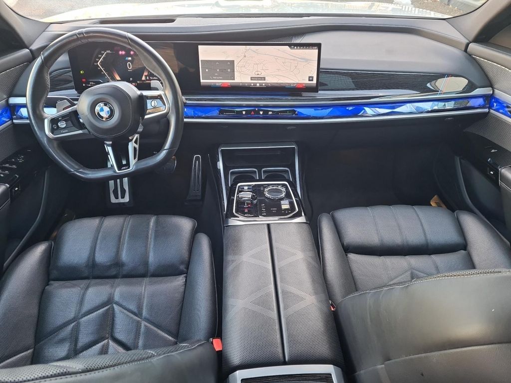 BMW 740 2023