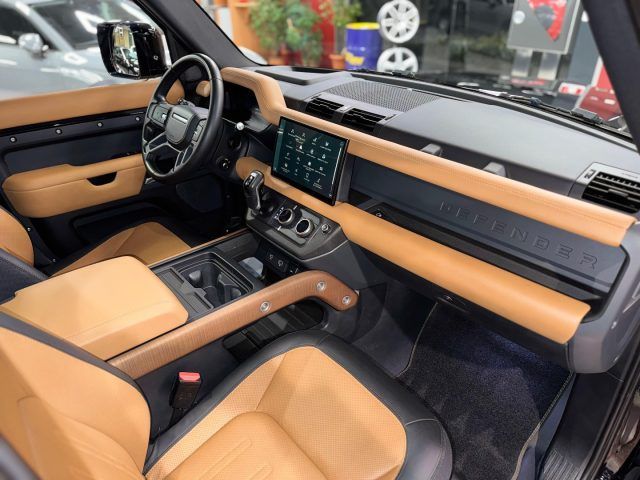 Land Rover Defender 2022
