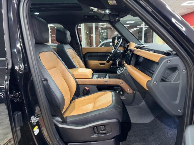 Land Rover Defender 2022