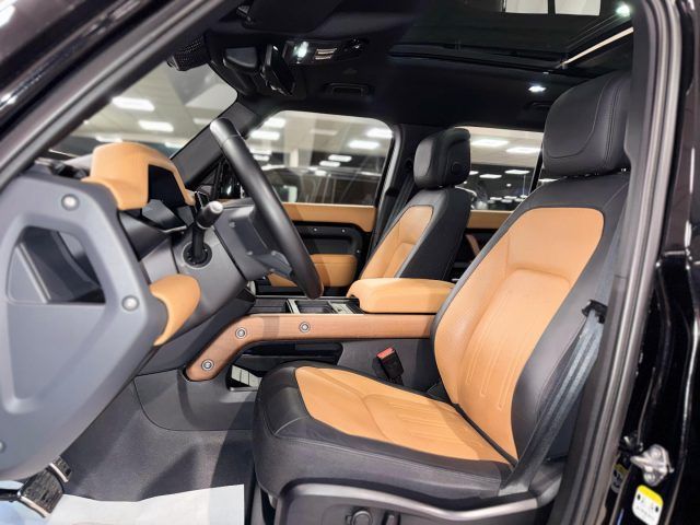 Land Rover Defender 2022