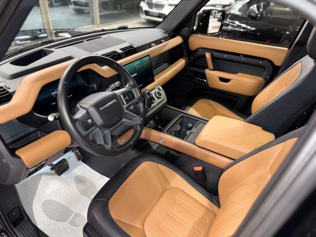 Land Rover Defender 2022