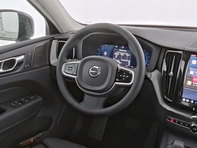 Volvo XC60 2025
