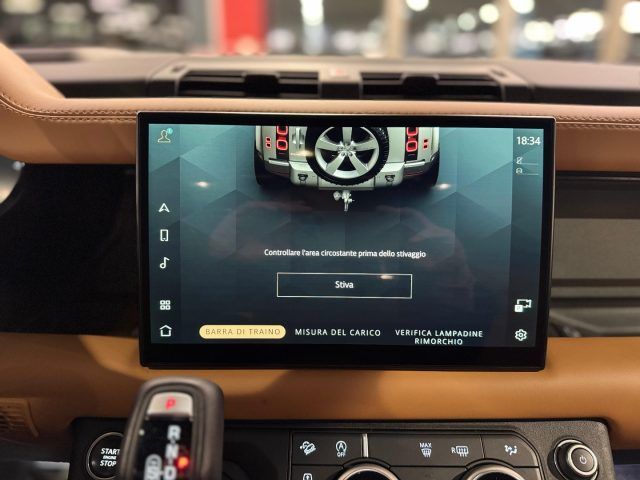 Land Rover Defender 2022