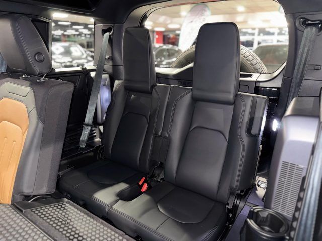 Land Rover Defender 2022