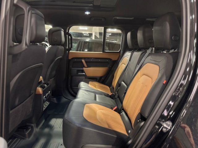 Land Rover Defender 2022