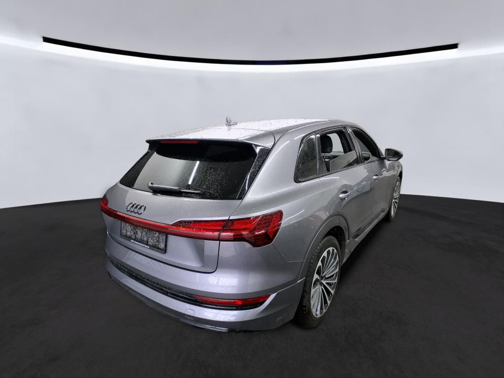 Audi e-tron 2022