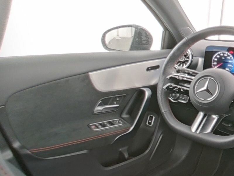 Mercedes-Benz A 250 2025