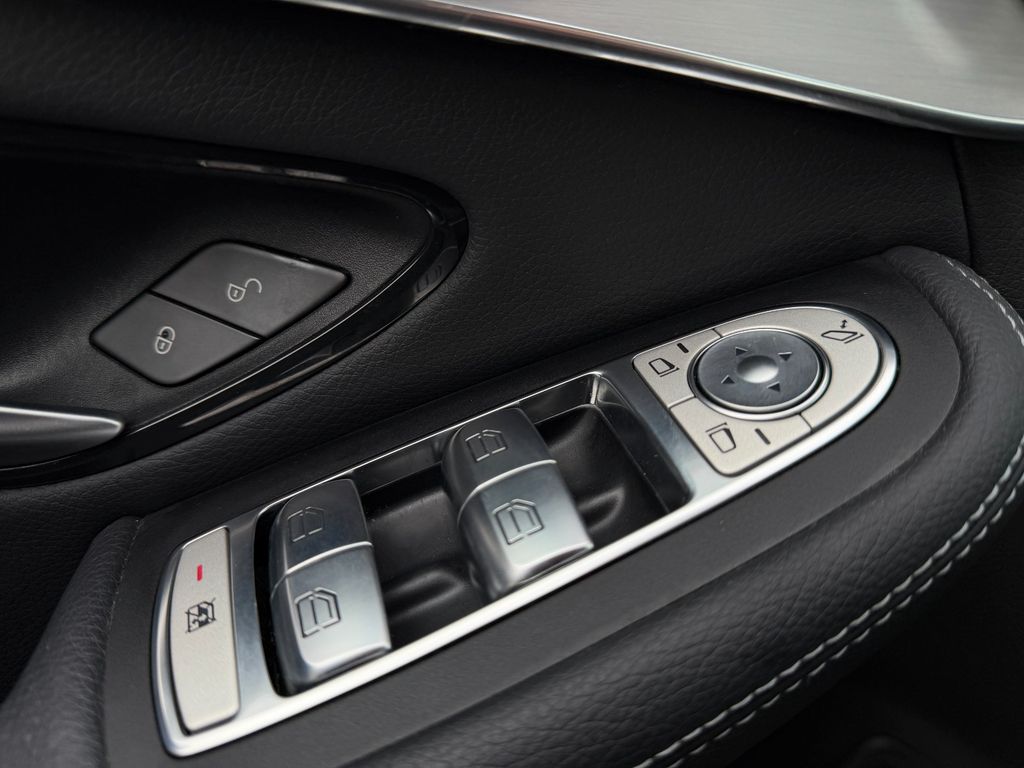 Mercedes-Benz GLC 300 2022