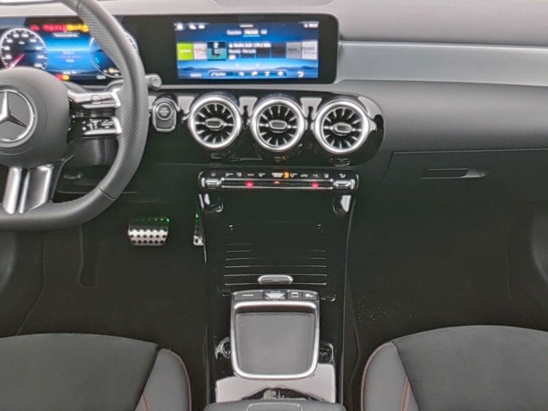 Mercedes-Benz A 250 2025
