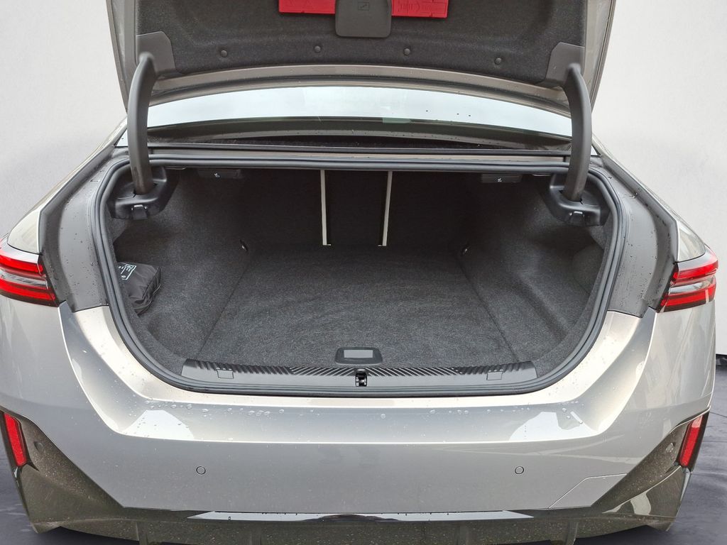 BMW i5 2024