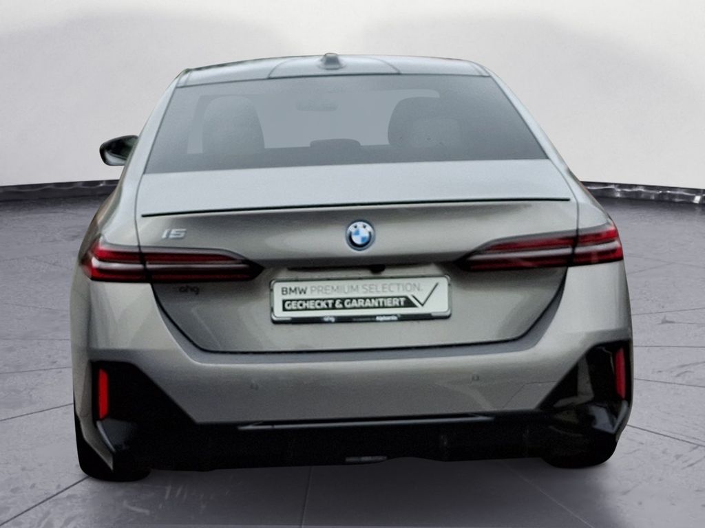 BMW i5 2024