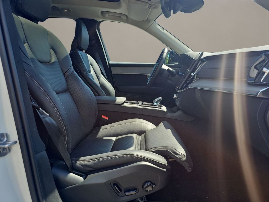 Volvo XC90 2025