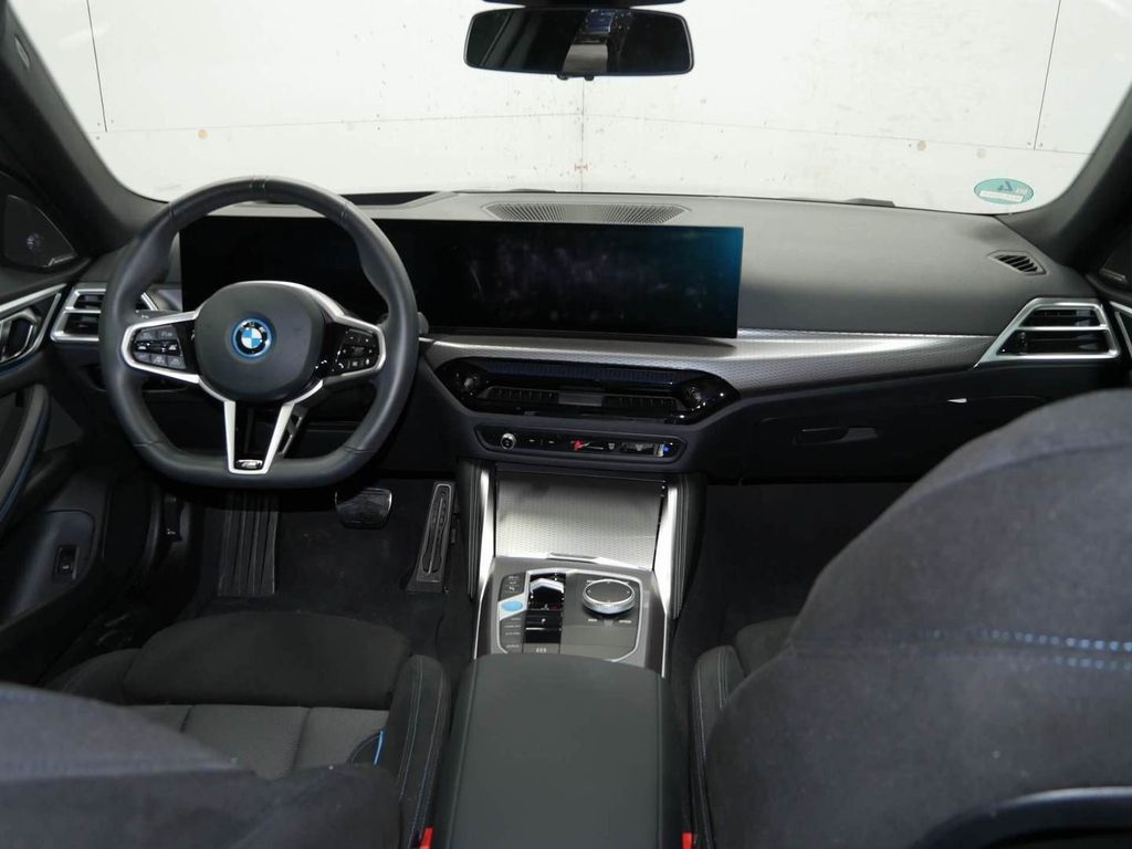 BMW i4 2025