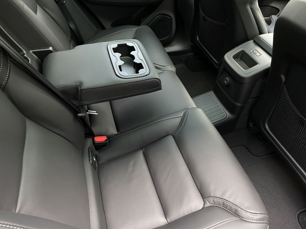 Volvo XC60 2025