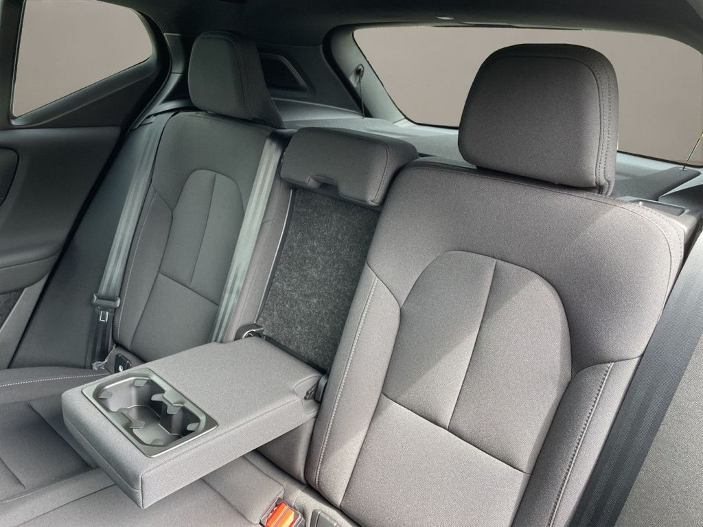 Volvo EX40 2025