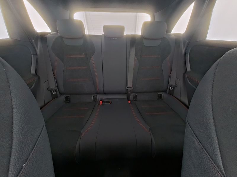 Mercedes-Benz B 250 2025