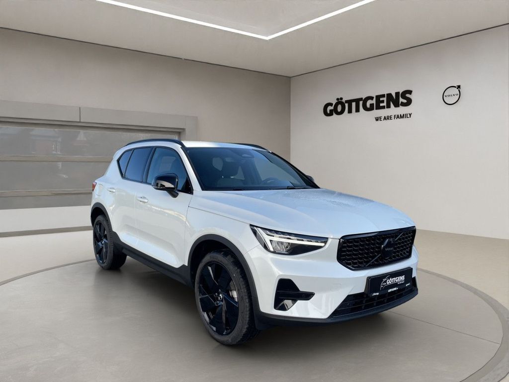 Volvo XC40 2025