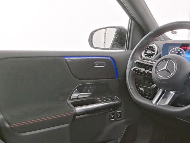 Mercedes-Benz B 250 2025