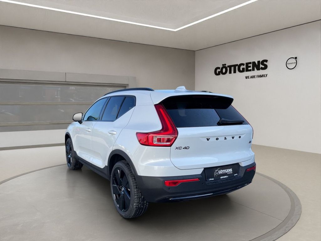 Volvo XC40 2025