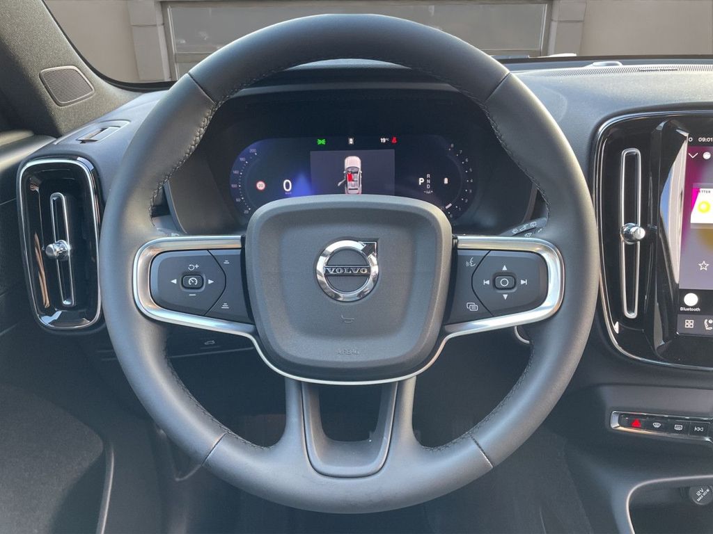 Volvo XC40 2025