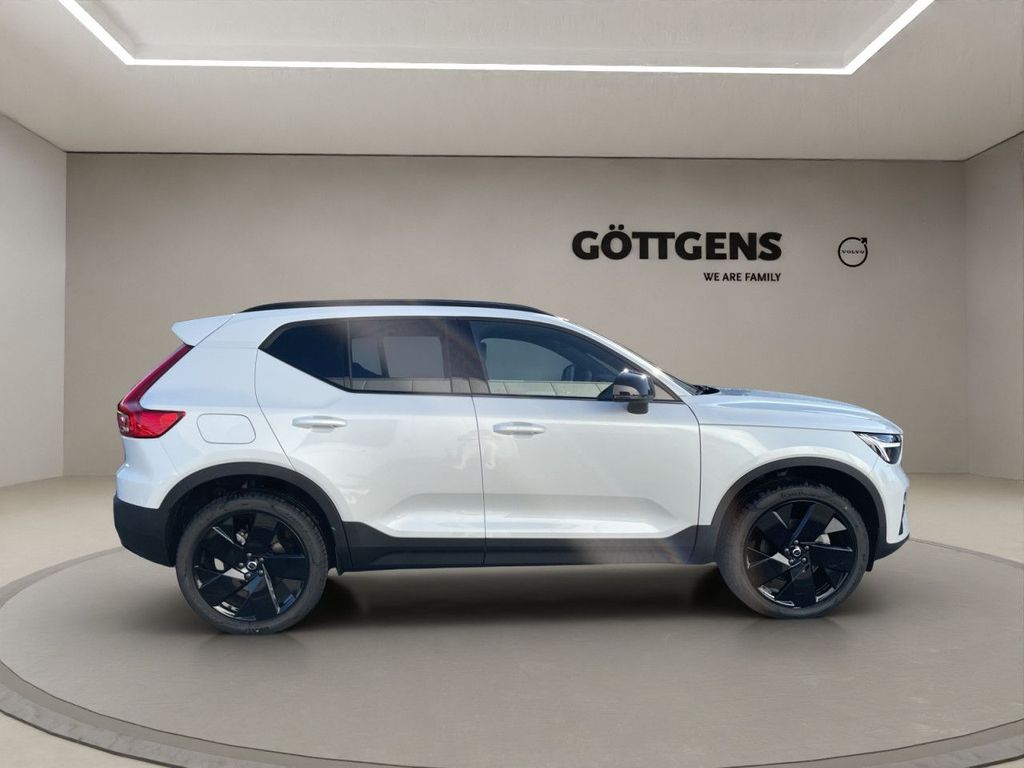 Volvo XC40 2025