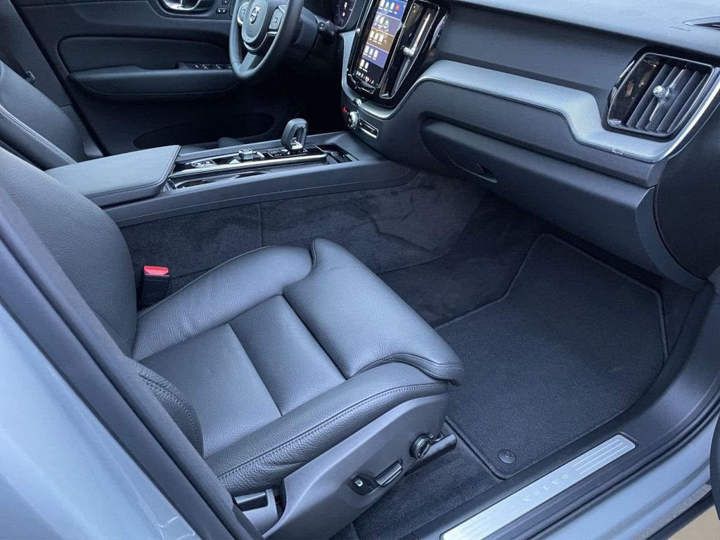 Volvo XC60 2025