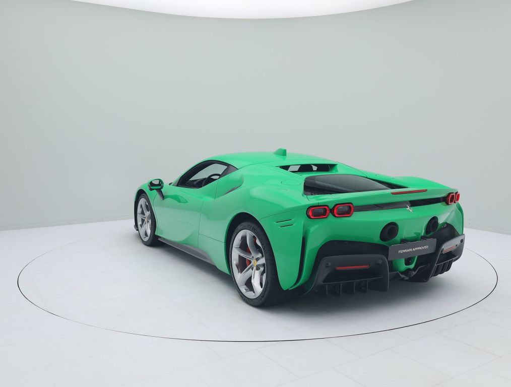 Ferrari SF90 2023