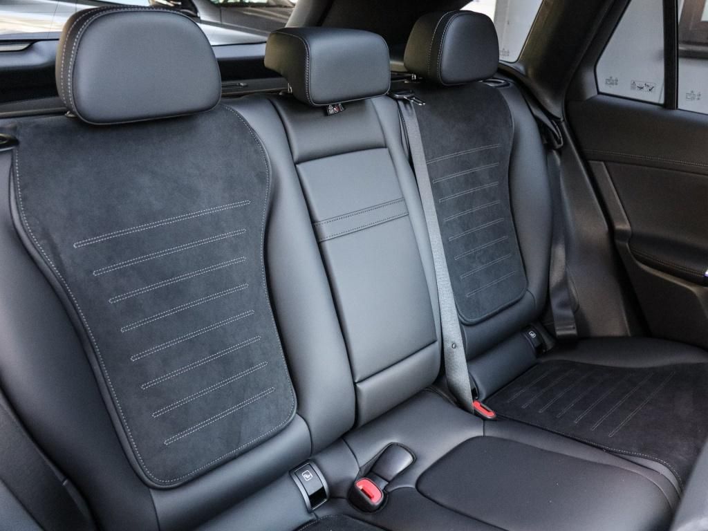 Mercedes-Benz GLC 300 2025