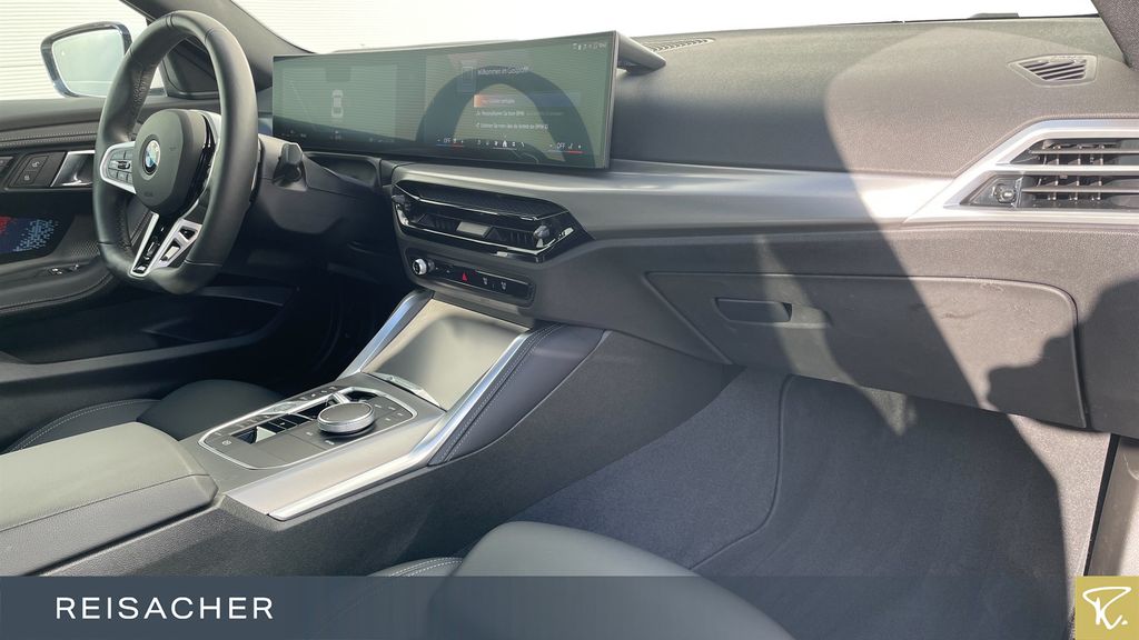 BMW 230 2025