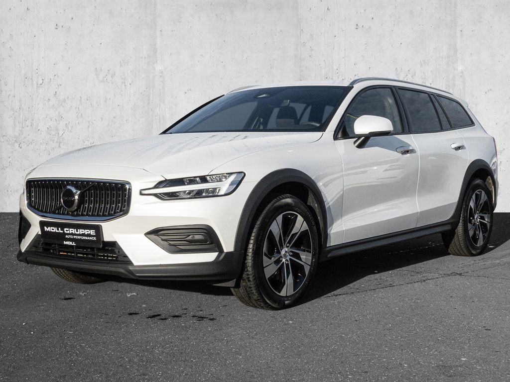 Volvo V60 Cross Country 2023