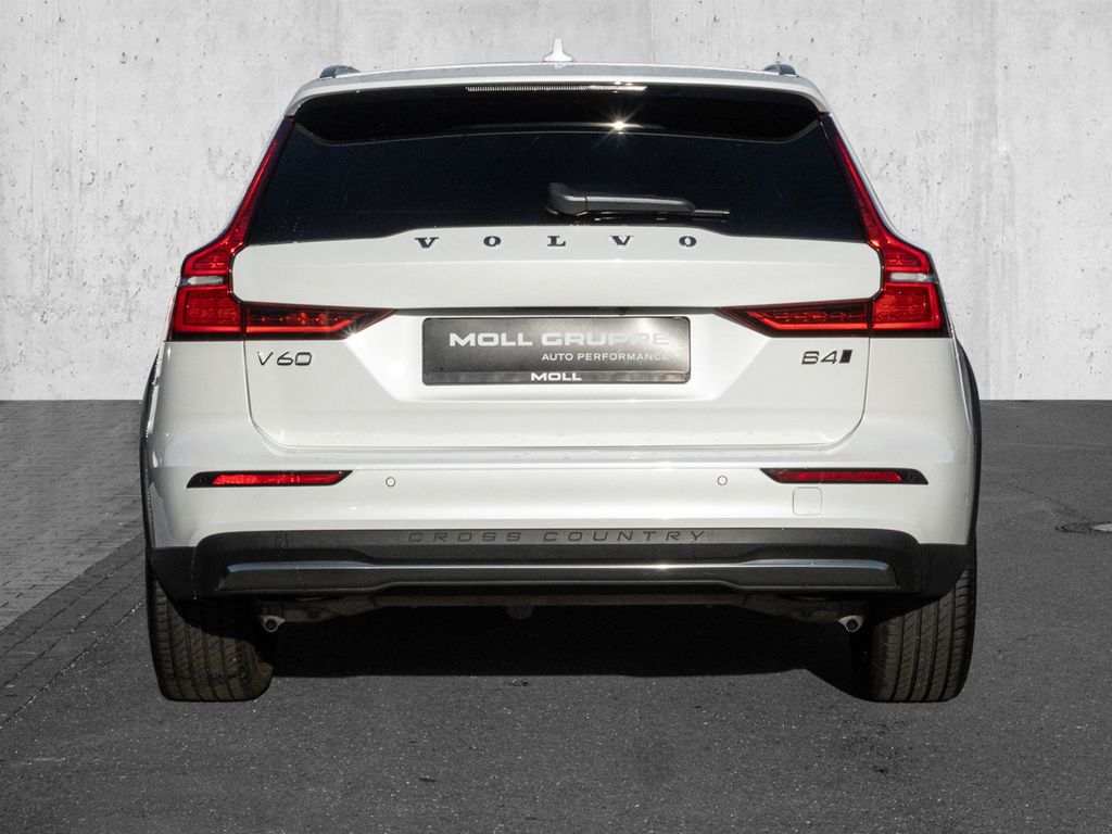 Volvo V60 Cross Country 2023