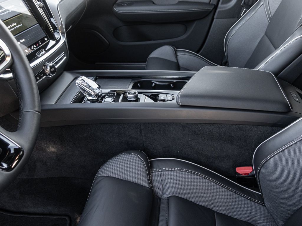 Volvo V60 Cross Country 2023