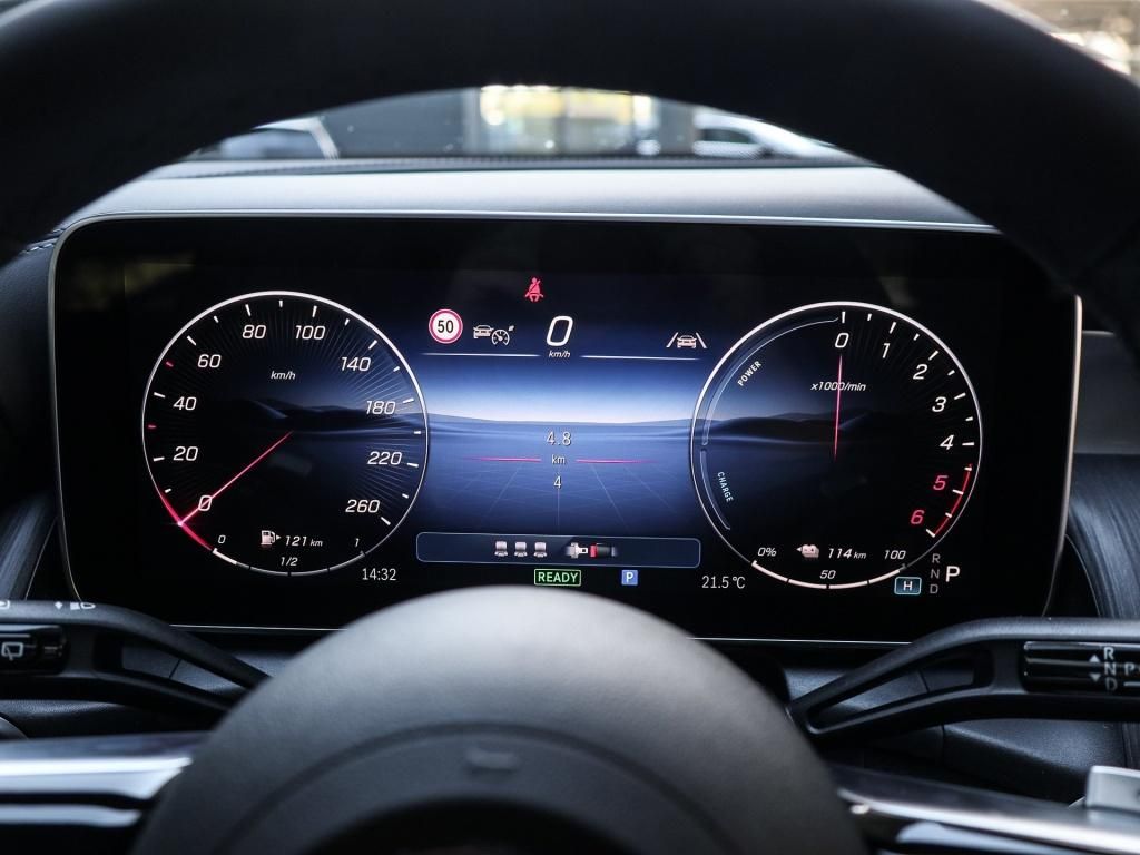 Mercedes-Benz GLC 300 2025