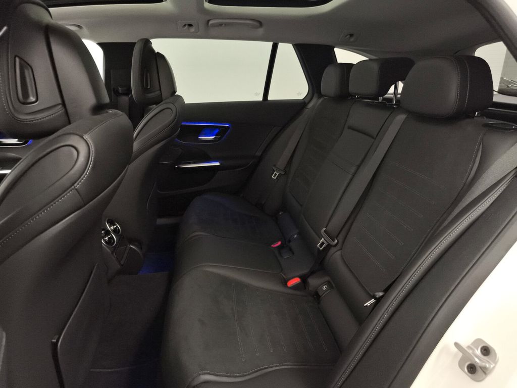 Mercedes-Benz C 300 2025