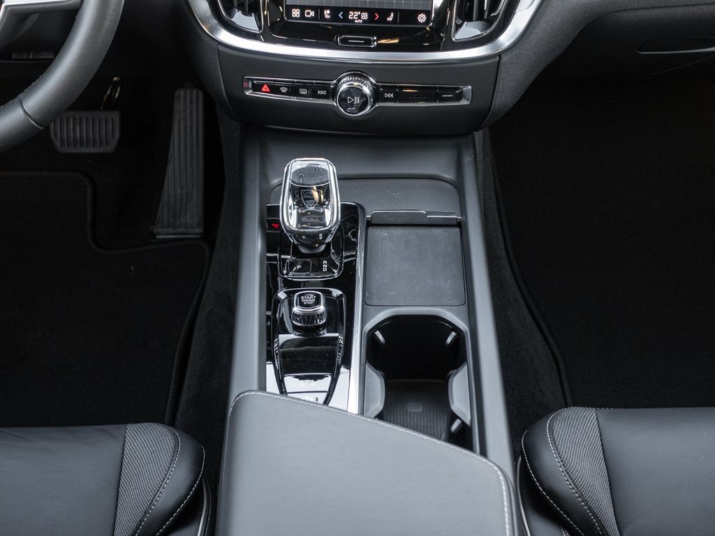 Volvo V60 Cross Country 2023