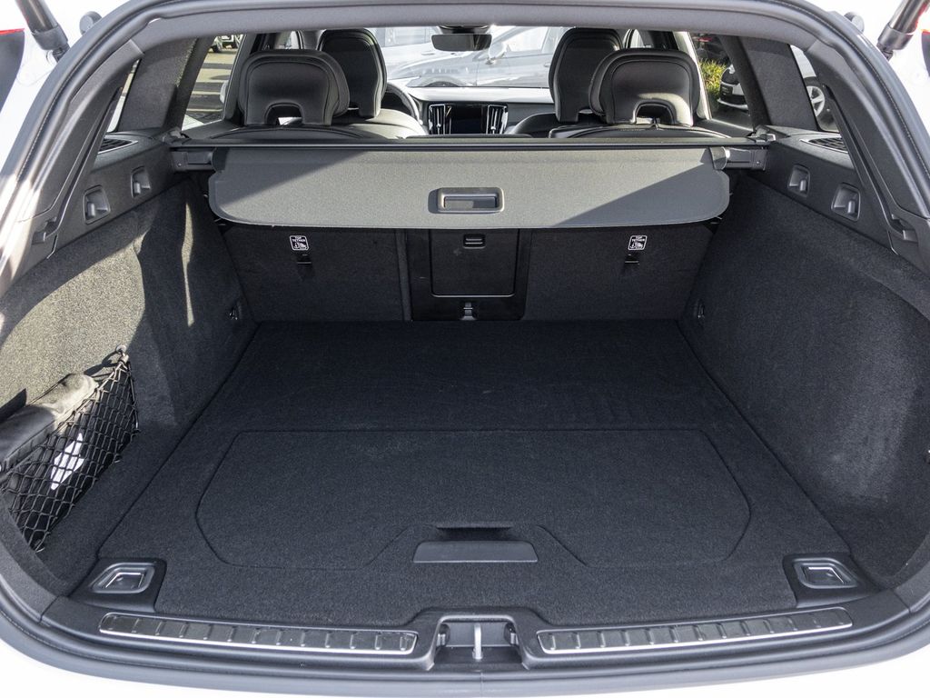 Volvo V60 Cross Country 2023