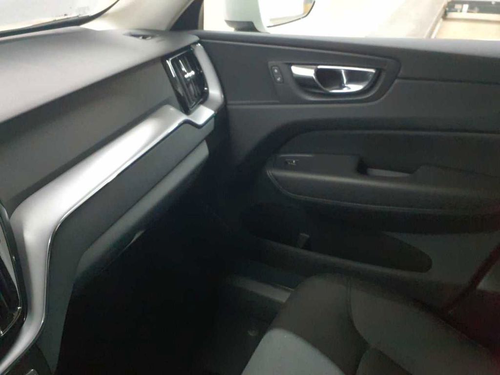 Volvo XC60 2022