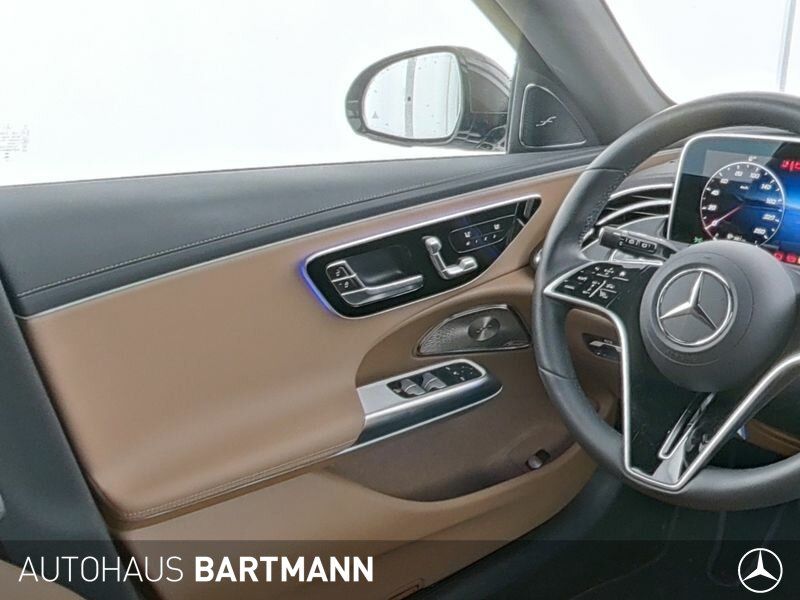 Mercedes-Benz E 300 2025