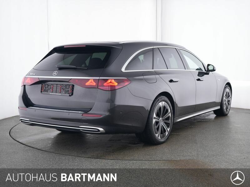 Mercedes-Benz E 300 2025